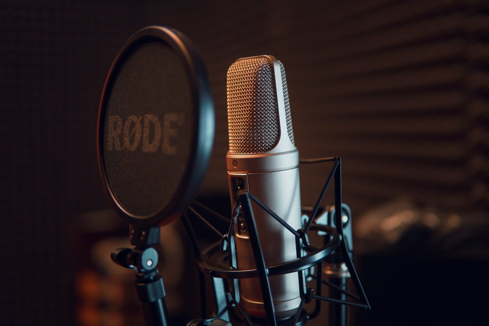 Nagranie lektorskie w studio. Bajka dla dzieci czytana przez rodzica